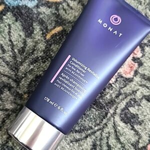 Monat volumizing conditioner 6oz